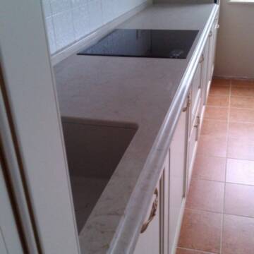 Столешница из кварцевого агломерата Caesarstone