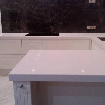 Столешница из кварцевого композита Caesarstone