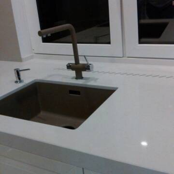 Столешница из кварцевого композита Caesarstone